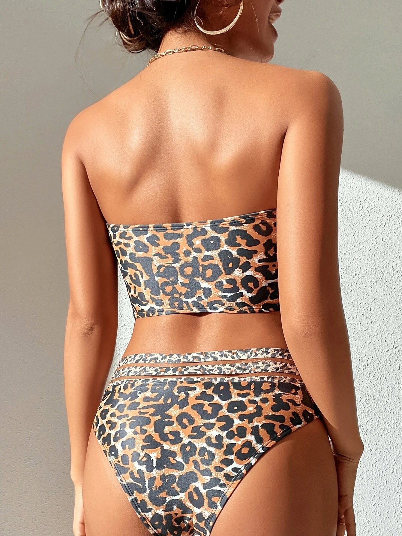 Kathryn Leopard Retro Bandeau Bikini Photo Set